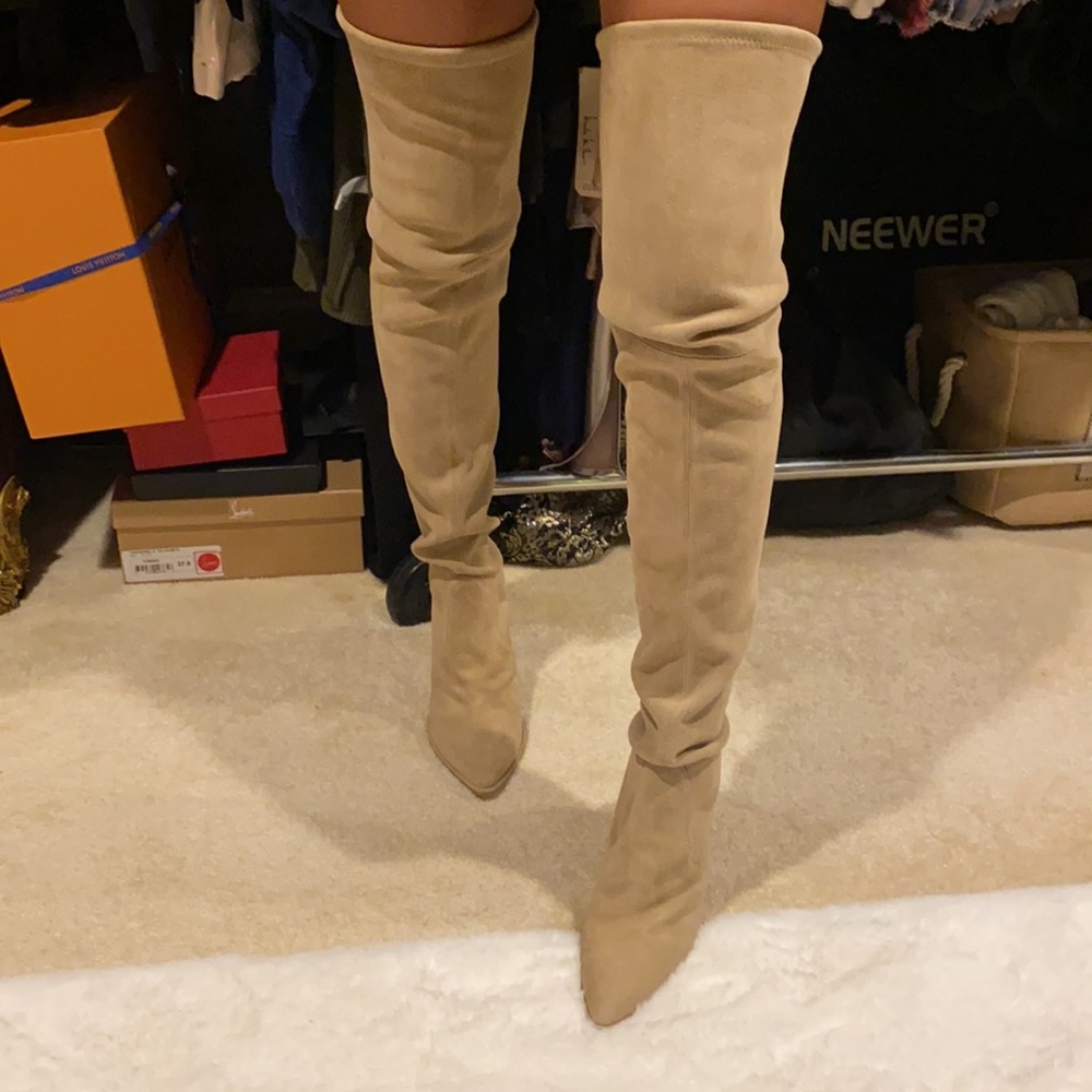 Stuart Weitzman tan Knee high boots Size 9🤎🤎